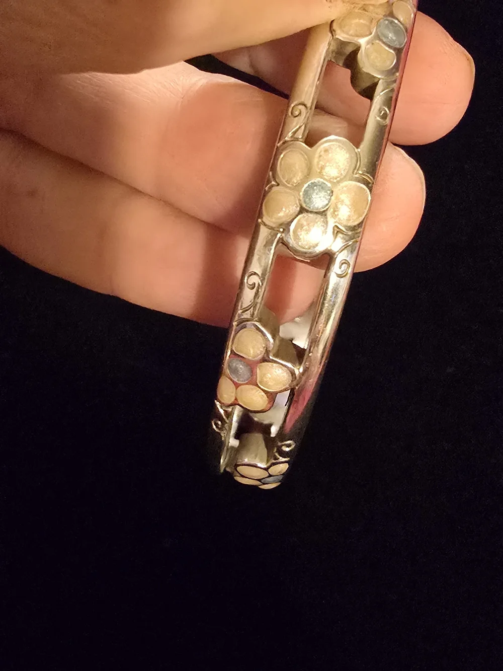 Brighton Silver Floral Inlay Phone Case Accent